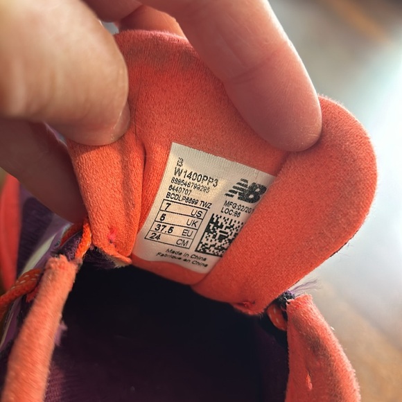 New balance women’s size 7 REVLITE 1400v3. Running shoes. - Picture 7 of 7